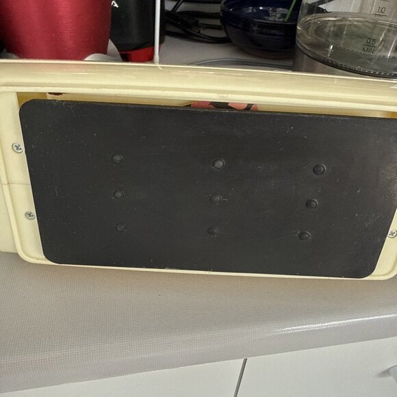 Cricut Cuttlebug Green Die Cutting Embossing Machine Manual Crank Cuddlebug 6” - Picture 9 of 13